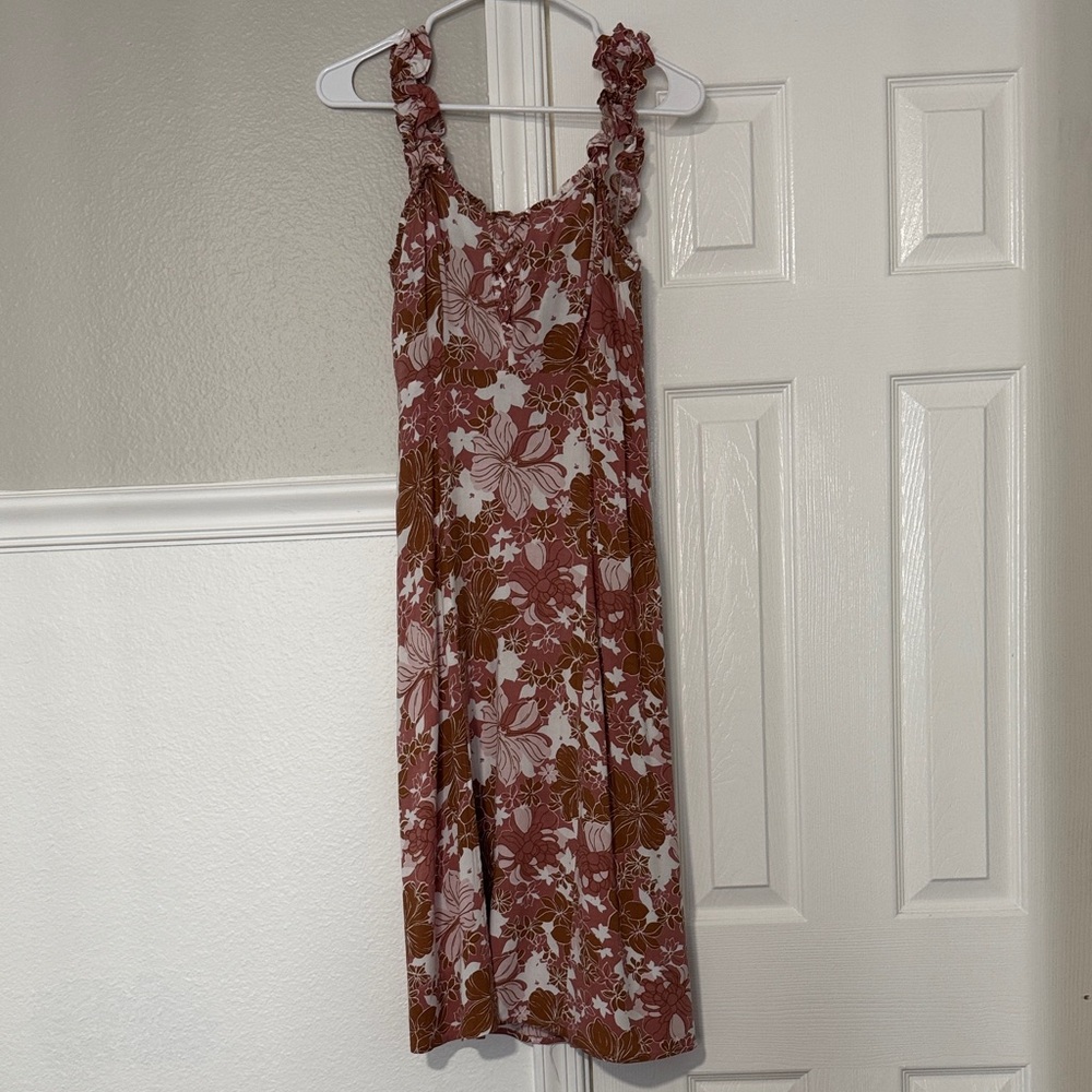 Floral Ruffle-Strap Midi Dress in Mauve